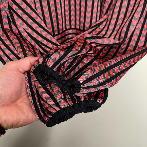 Emporio Armani Long Sleeve Crew Neck Stripped Chevron Sweater Pink Black Gray 42 - Picture 3 of 8